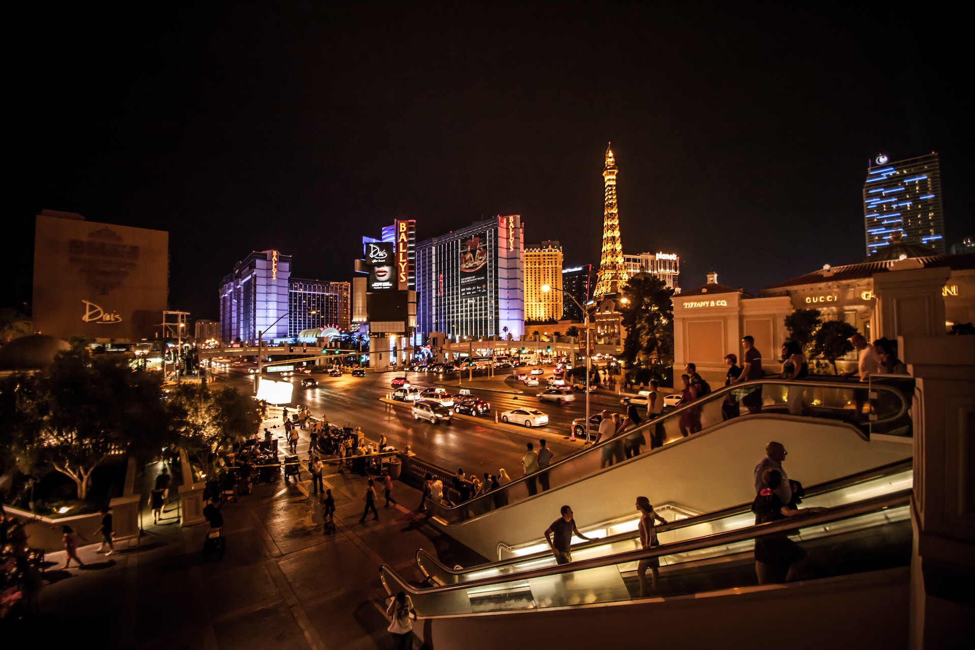 Transforming Marketing with Adobe's Powerhouse Trio: Experience Platform, Journey Optimizer, and Customer Journey Analytics Las Vegas strip